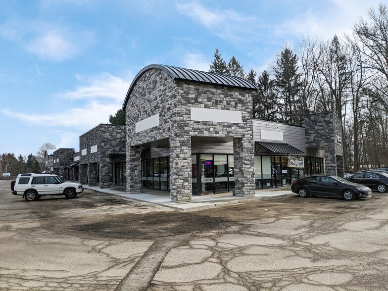 More Photos Of 8533-8559 E Washington St, Chagrin Falls Unknown For Lease