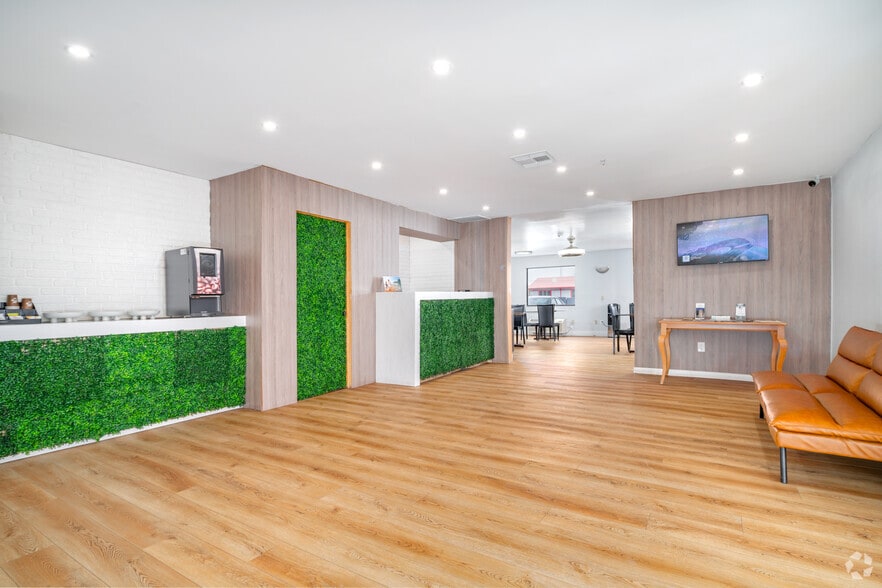 More Photos Of 3616 Veterans Blvd, Del Rio Hotel For Sale