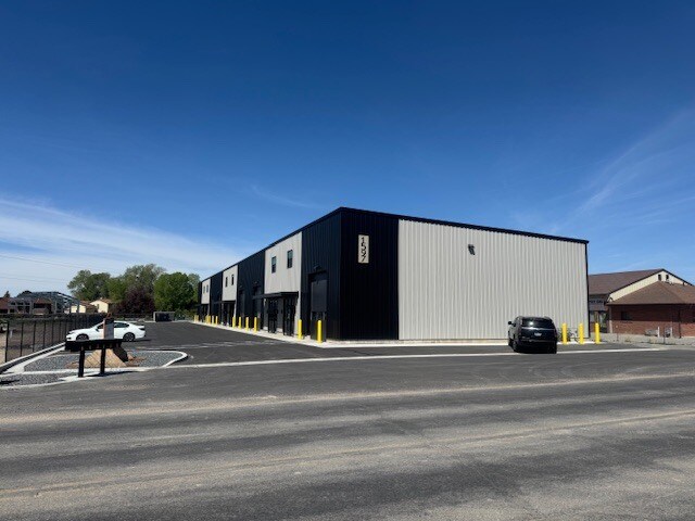 More Photos Of 1597 N 750 W, Harrisville Showroom For Sale