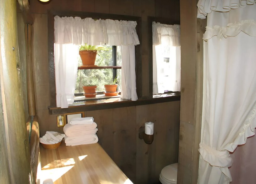 More Photos Of 88 Main St, Pinos Altos Hotel For Sale
