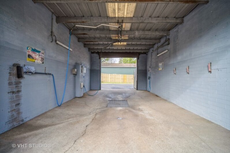 More Photos Of 235 W State Rd, Island Lake Carwash For Sale