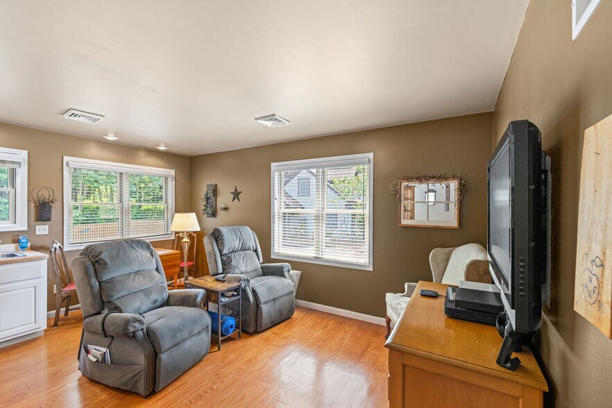 More Photos Of 40 Hospital Rd, Gettysburg Hotel For Sale