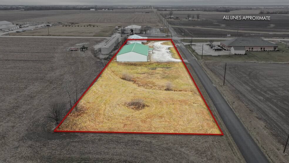 More Photos Of 22987 Cherry Ln, Jerseyville Storefront For Sale