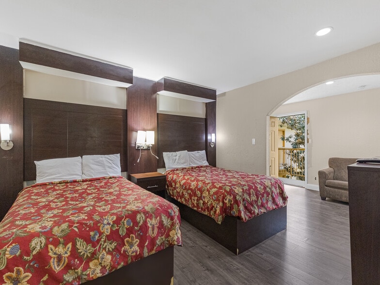 More Photos Of 6712 Morningside Dr, Houston Hospitality For Sale
