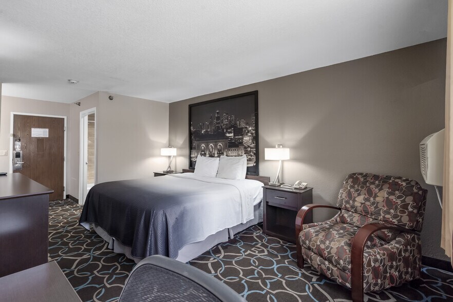 More Photos Of 4321 N Corrington Ave, Kansas City Hotel For Sale