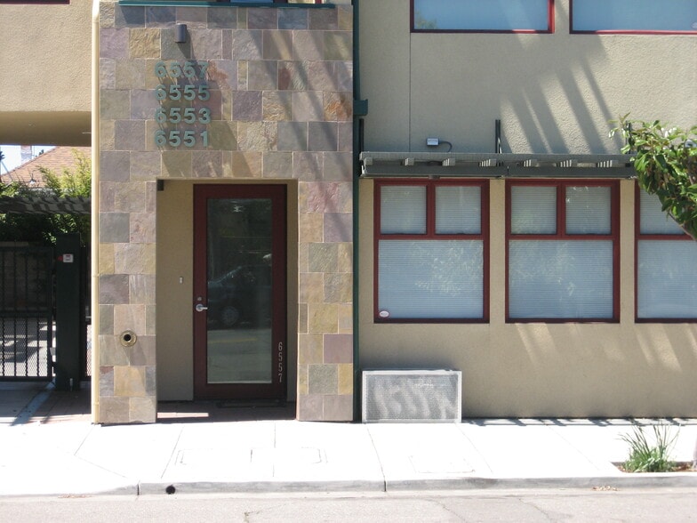 More Photos Of 6555-6557 Shattuck Ave, Oakland Office Residential For Lease