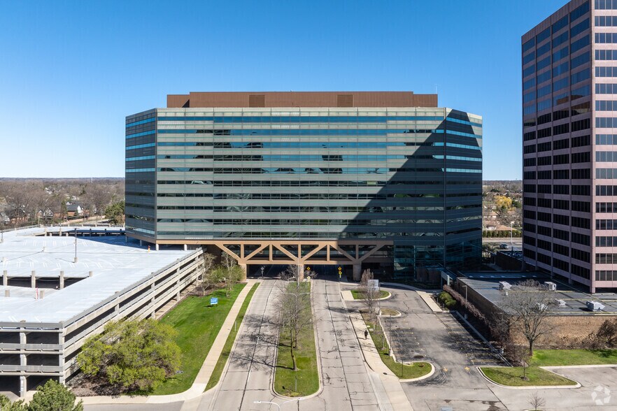 More Photos Of 26533 Evergreen Rd, Southfield Office For Lease