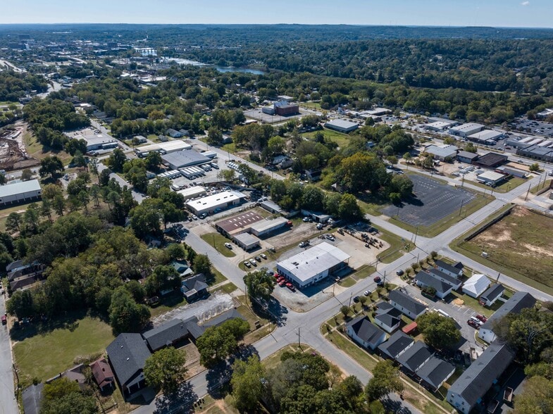 More Photos Of 3103 5th Ave, Columbus Light Distribution For Lease