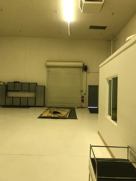 More Photos Of 145 E Reno Ave, Las Vegas Airplane Hangar For Sale