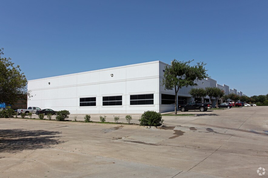 More Photos Of 1920 Hutton Ct, Farmers Branch Warehouse For Lease