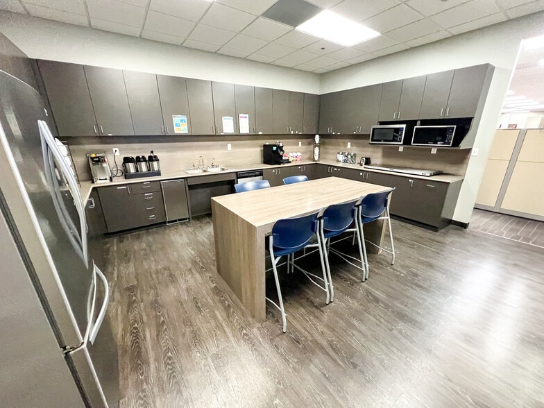 More Photos Of 6401 Holiday Hill Rd, Midland Office For Lease