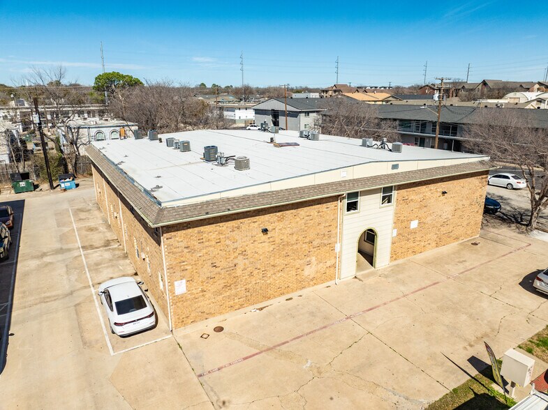 More Photos Of 2404 Louise St, Denton Multifamily For Sale