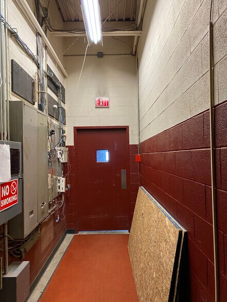 More Photos Of 550 Fillmore Ave, Tonawanda Light Distribution For Lease