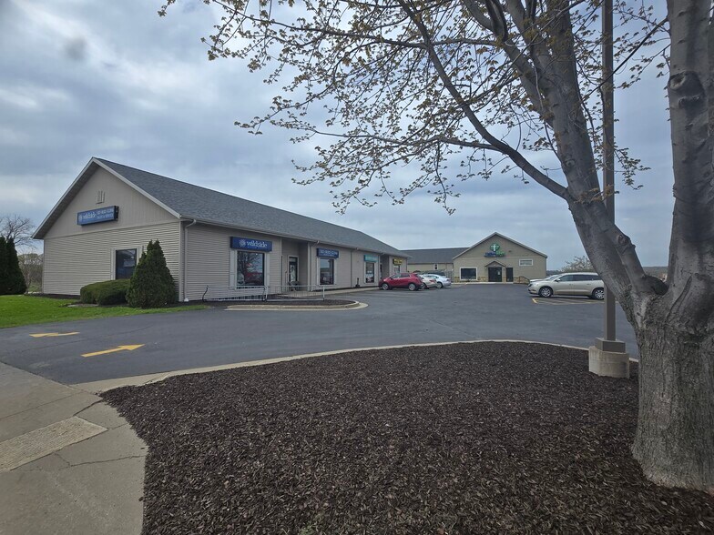 More Photos Of 840 Highway 136, Baraboo Unknown For Lease