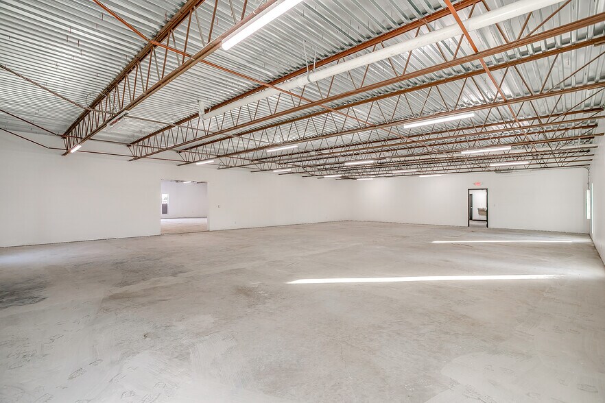 Primary Photo Of 3641 Alice St, Fort Worth Warehouse For Lease