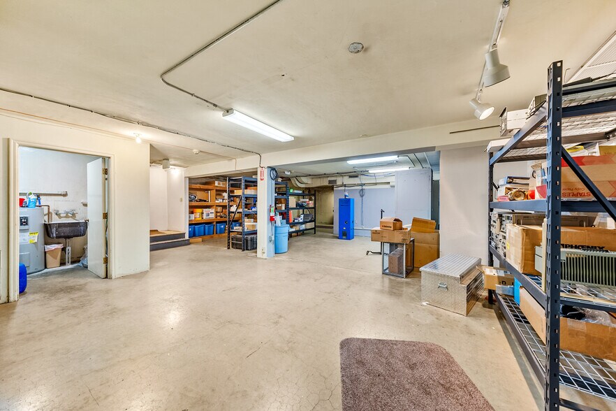 More Photos Of 655 W Umpqua St, Roseburg Radio TVTransmission Facilities For Sale