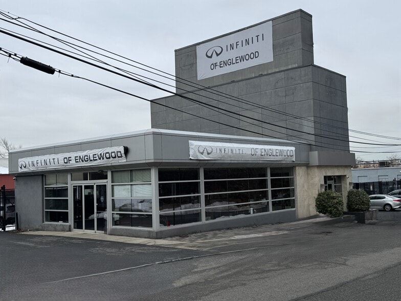 Primary Photo Of 60 Rockwood Pl, Englewood Auto Dealership For Sale