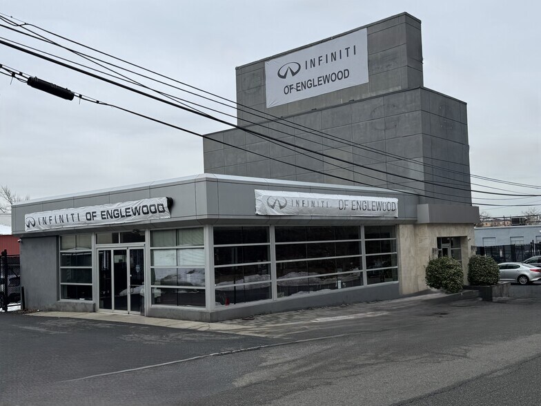Primary Photo Of 60 Rockwood Pl, Englewood Auto Dealership For Lease