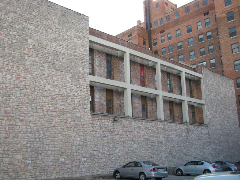 More Photos Of 922 Oak St, Kansas City Office For Sale