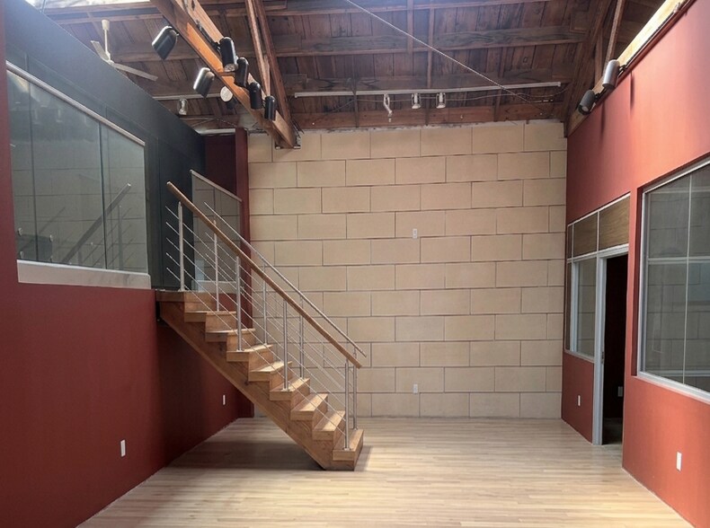 More Photos Of 1429 Colorado Ave, Santa Monica General Retail For Lease
