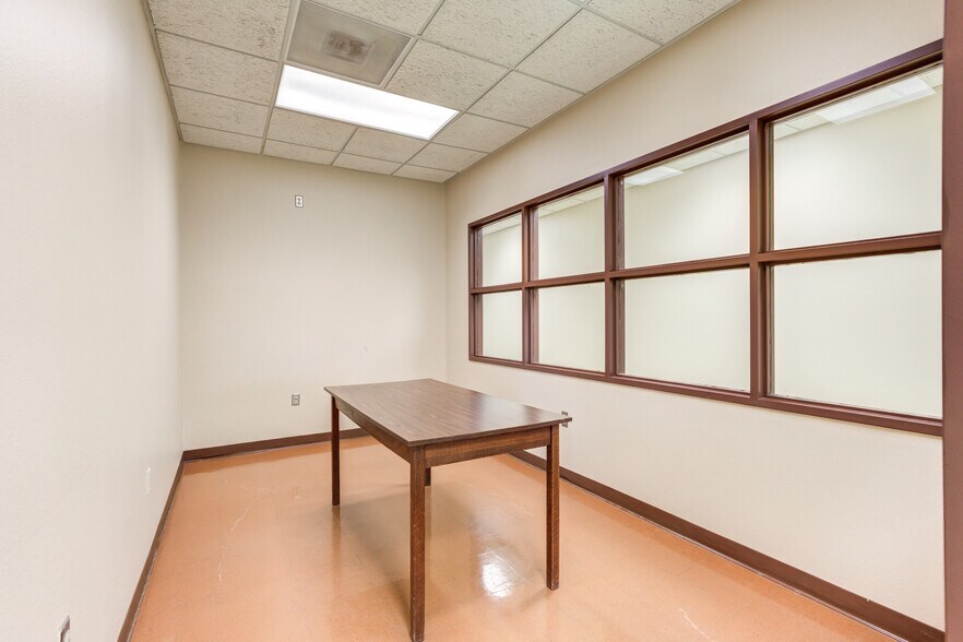 More Photos Of 3802-3806 Interstate 27, Lubbock Office For Sale
