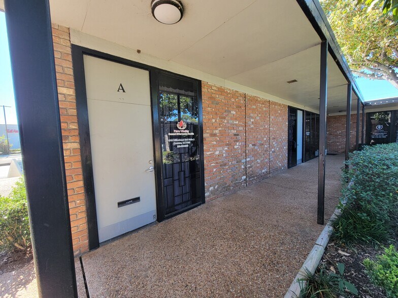 More Photos Of 4910 Willowbend Blvd, Houston Office Residential For Lease