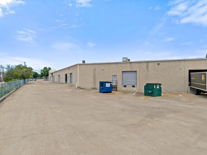 More Photos Of 11601 Plano Rd, Dallas Unknown For Lease