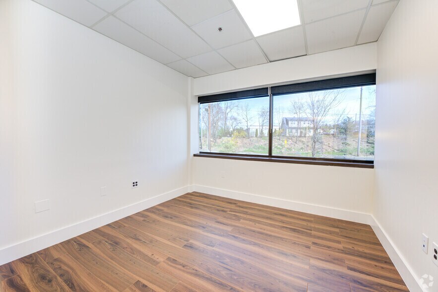 More Photos Of 23-00 State Route 208, Fair Lawn Coworking Space