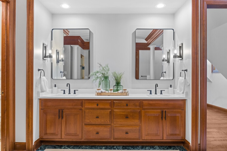 More Photos Of 5455 Plantation Rd, Sunbury Lodge Meeting Hall For Sale