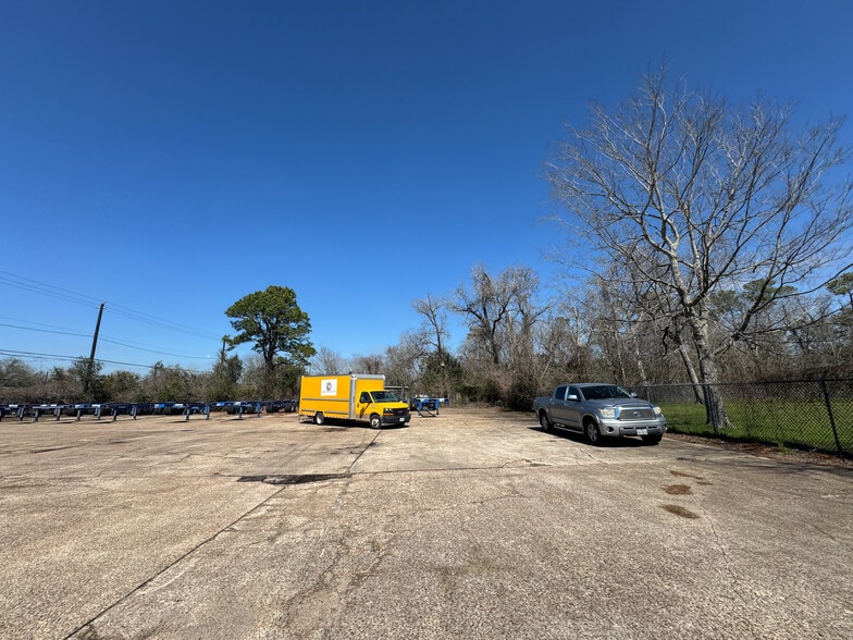 More Photos Of 7206 Elbert, Houston Industrial For Sale