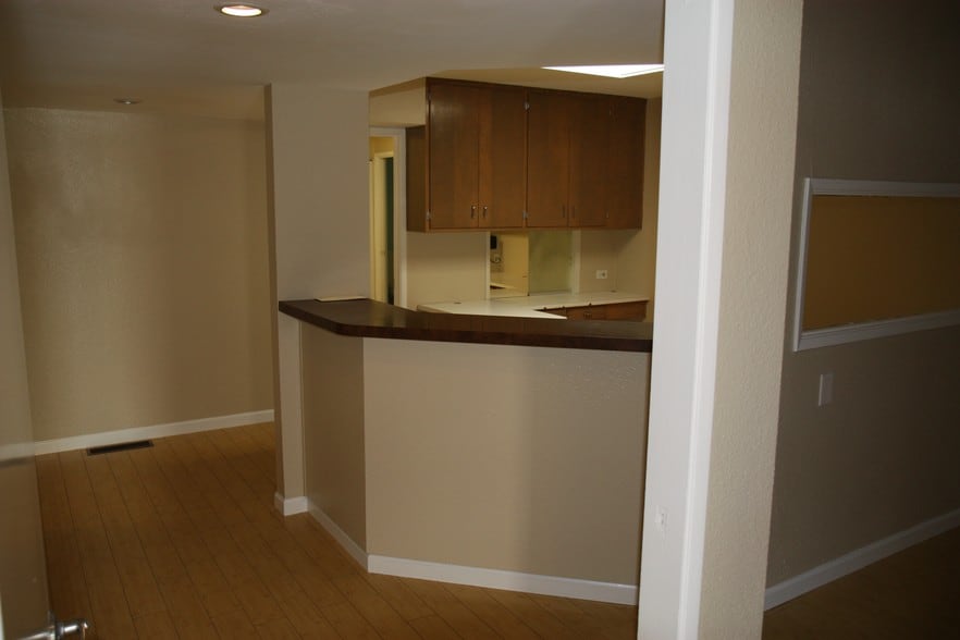 More Photos Of 1240 W Robinhood Dr, Stockton Medical For Lease