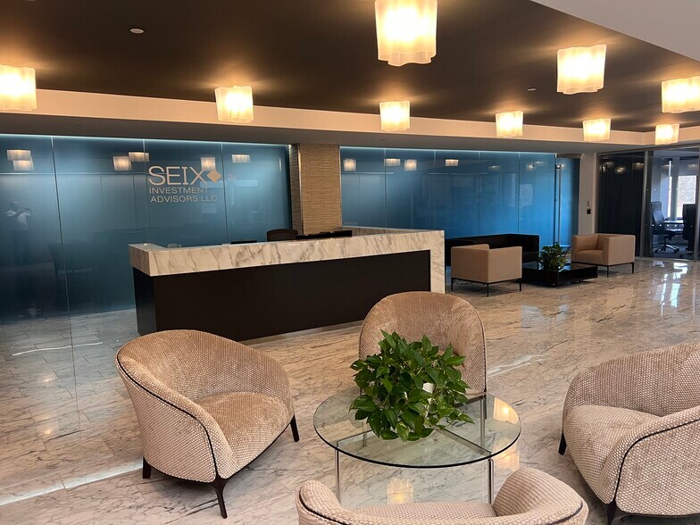 More Photos Of 1 Maynard Dr, Park Ridge Office For Lease