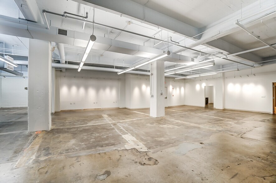 More Photos Of 20 E Central Pky, Cincinnati Office Residential For Lease