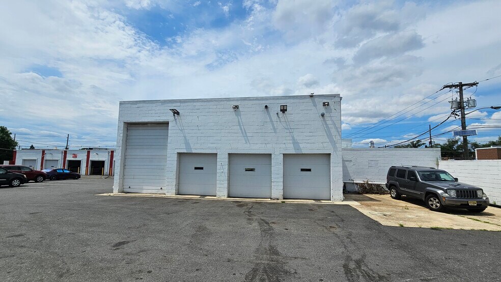 Primary Photo Of 5910 S Crescent Blvd, Pennsauken Warehouse For Lease