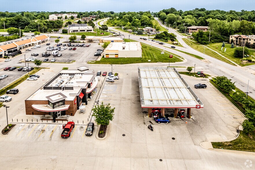 More Photos Of 528 NW Englewood Rd, Kansas City Convenience Store For Sale