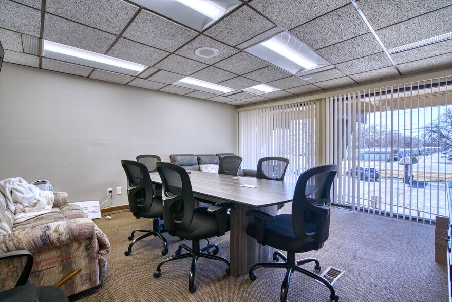 More Photos Of 750-752 17th Ave, Longmont Office For Sale