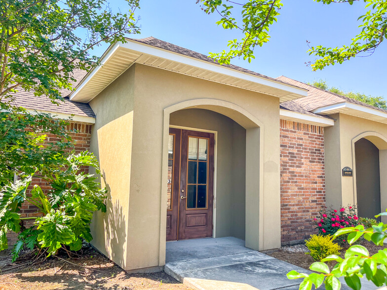 Primary Photo Of 4600 Sherwood Common Blvd, Baton Rouge Office For Sale