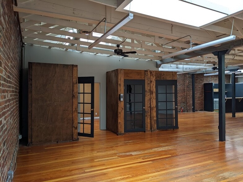 More Photos Of 230-236 8th St, San Francisco Light Manufacturing For Lease