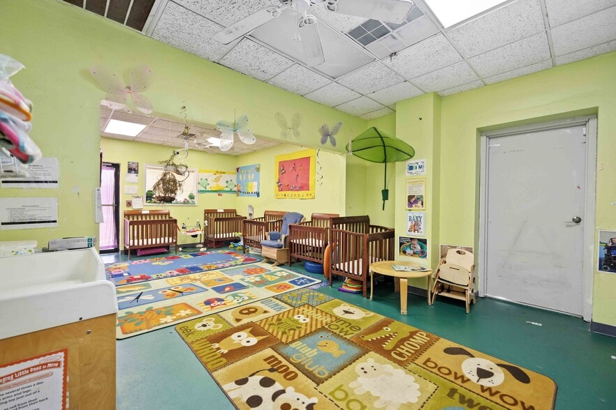 More Photos Of 1511 N 10th St, Baytown Schools For Lease