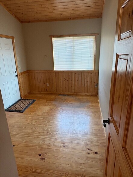 More Photos Of 338 NW 85th St, Seattle Office For Sale