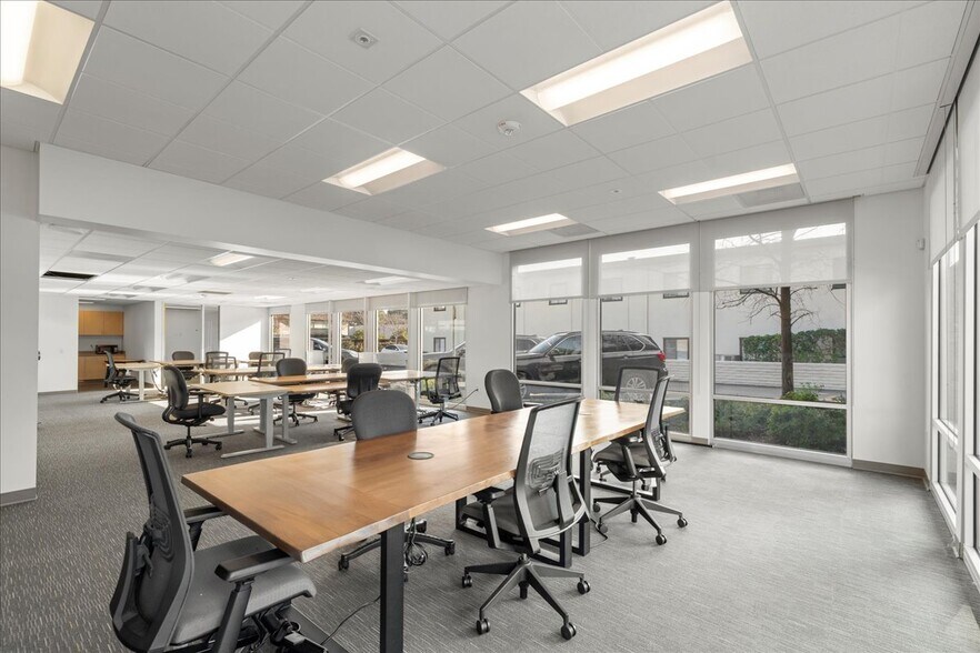 More Photos Of 555 Veterans Blvd, Redwood City Office For Lease