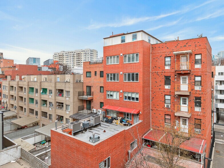 More Photos Of 132-50 41st Ave, Flushing Apartments For Lease