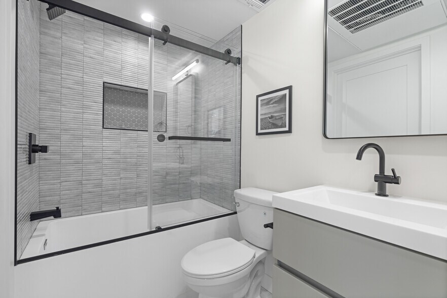 More Photos Of 705 6th Ave, Venice Apartments For Sale