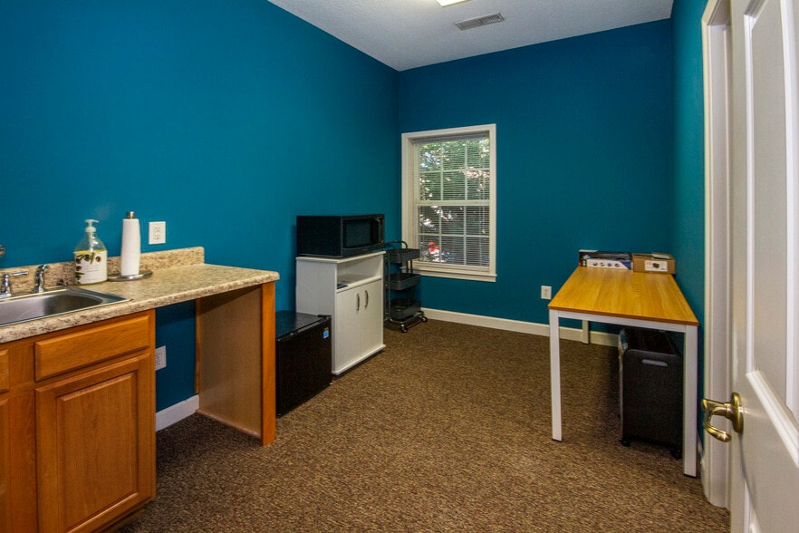 More Photos Of 4409 Central Ave Pike, Knoxville Office For Sale