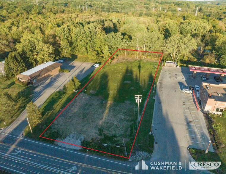 More Photos Of 14853 Chillicothe Rd, Novelty Land For Lease