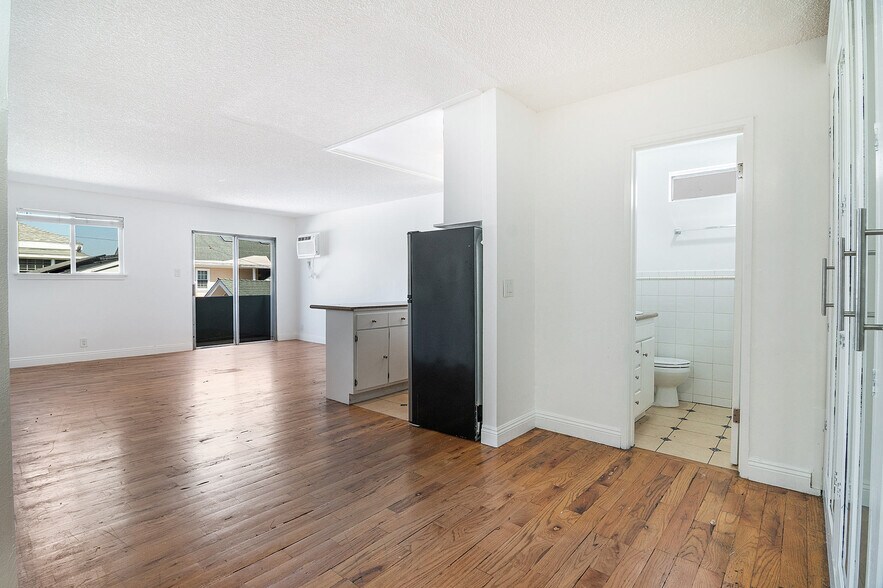 More Photos Of 439 S Hobart Blvd, Los Angeles Apartments For Sale