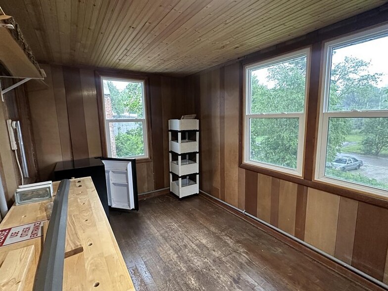 More Photos Of 102 Water St, Waupaca Office Residential For Sale
