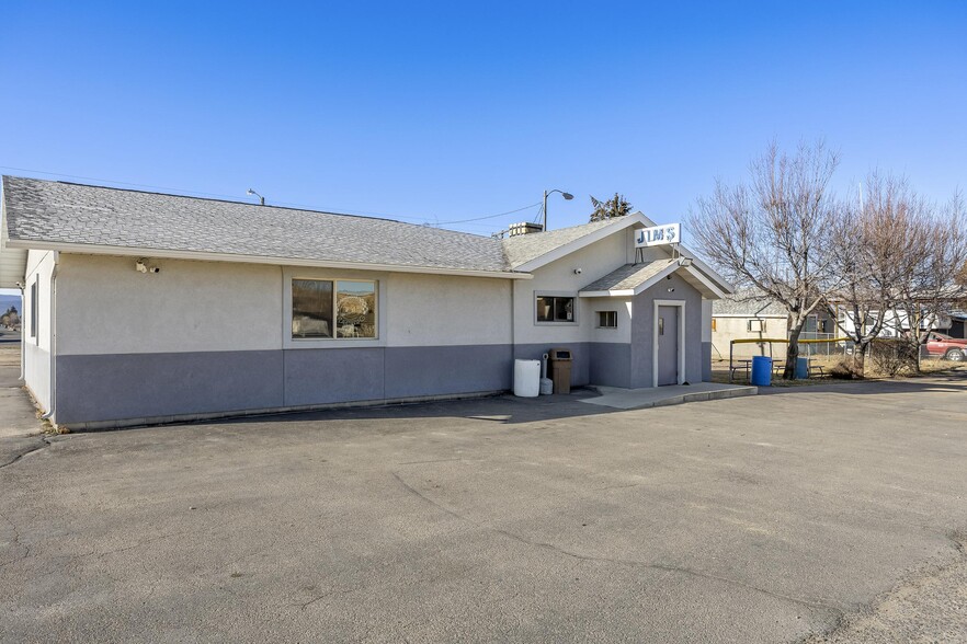 More Photos Of 2740 Elm St, Butte Bar For Sale