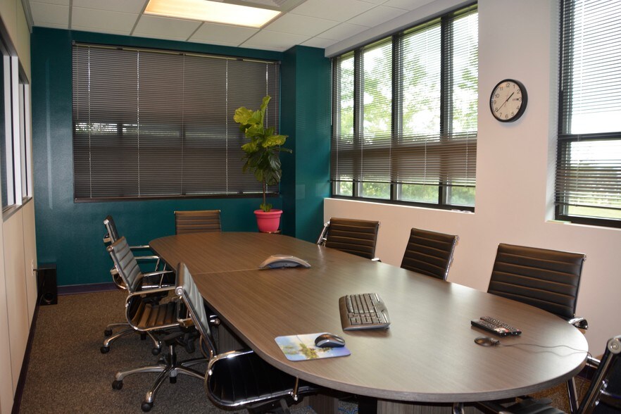 More Photos Of 101 Cosgrove Hill Ave, Chapel Hill Medical For Sale