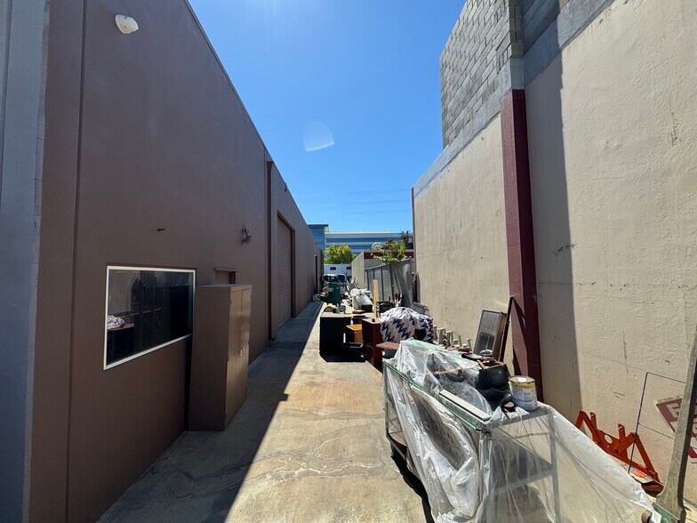 More Photos Of 2185 Ronald St, Santa Clara Warehouse For Sale